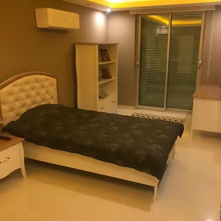 Jasmin Lueks Alanya
